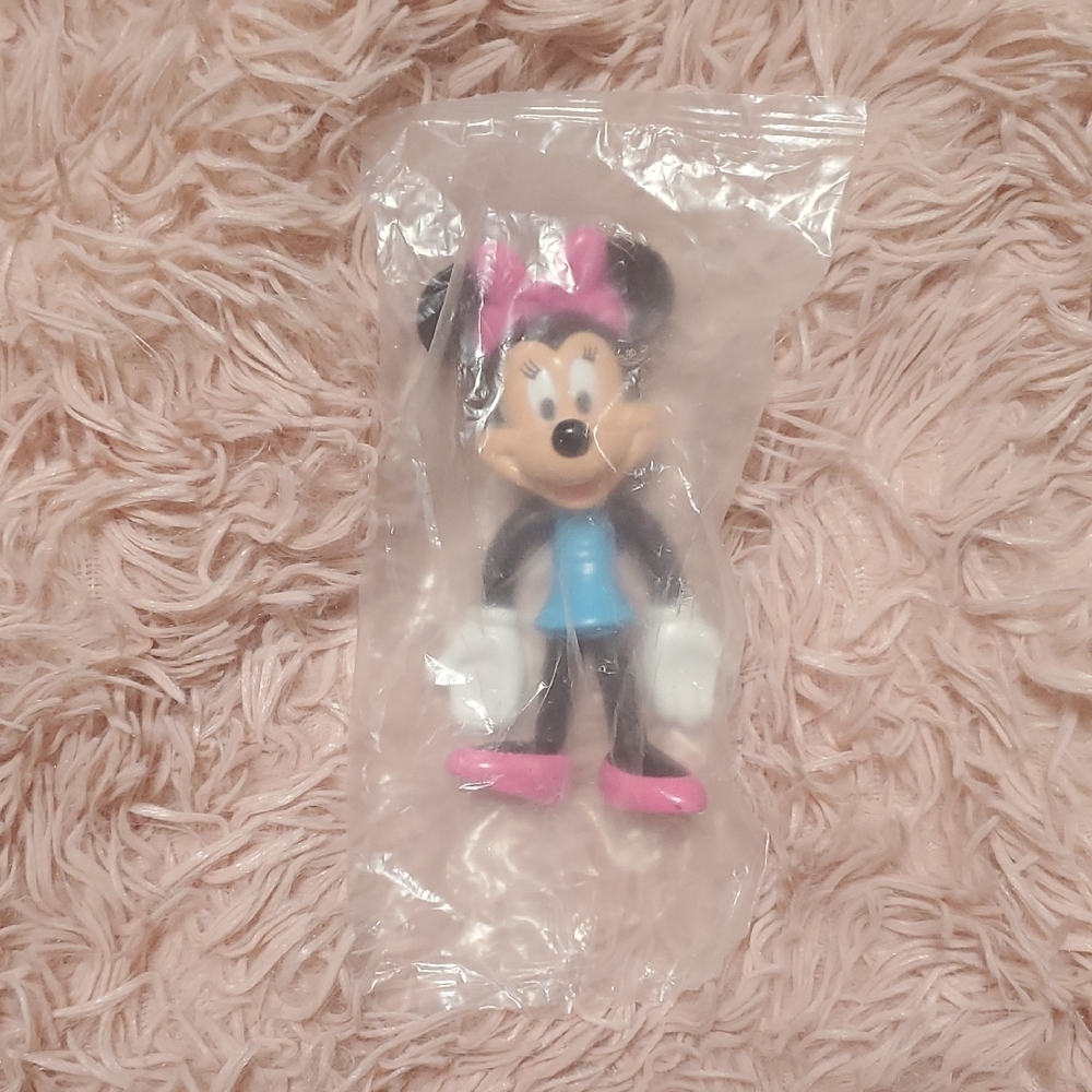 Vintage Minnie Mouse 4" Figurine bendable From Walt Disney World Resort